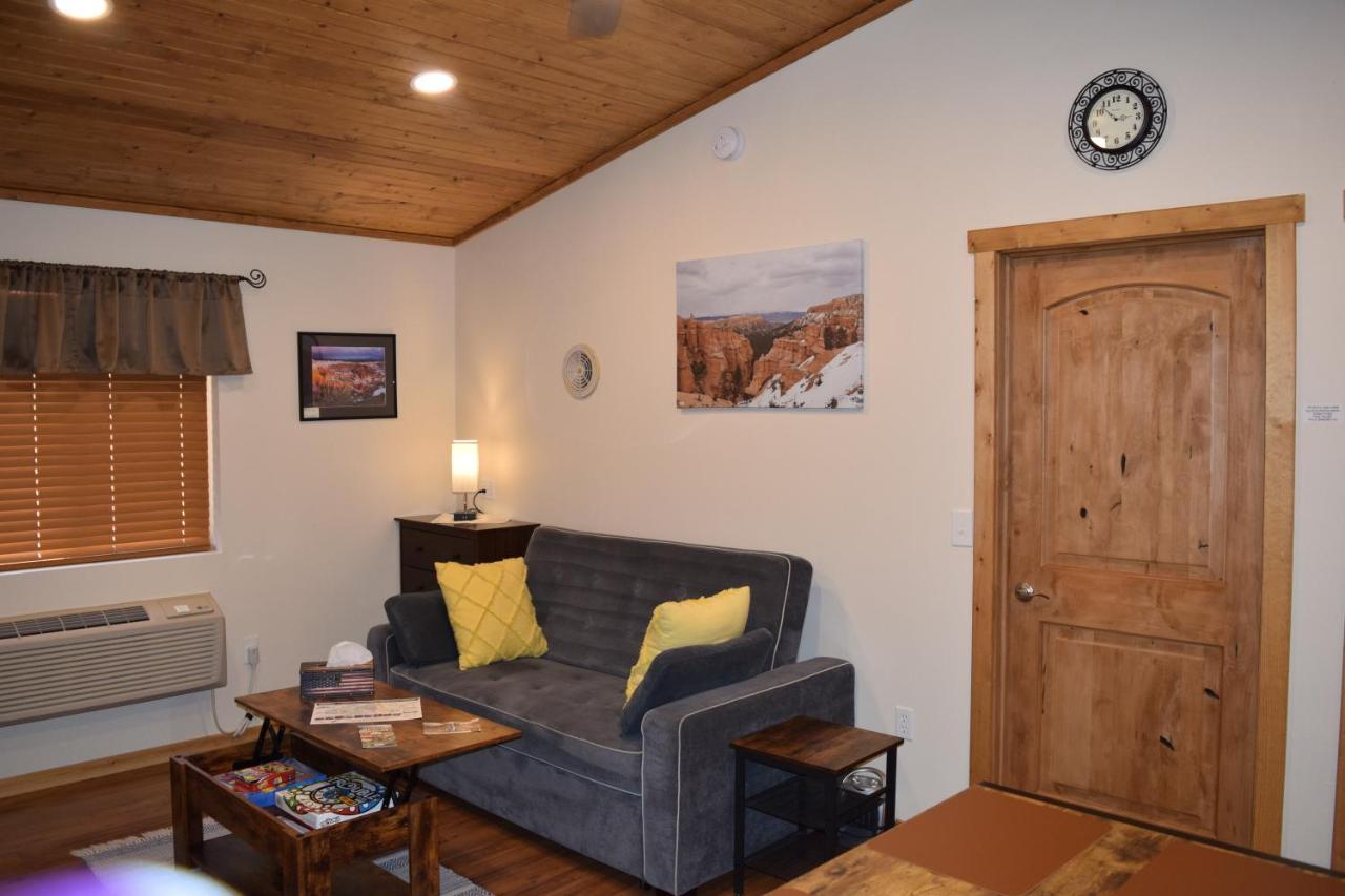 Log Cottages At Bryce Canyon #2 キャノンビル エクステリア 写真