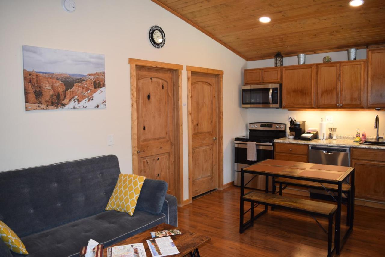 Log Cottages At Bryce Canyon #2 キャノンビル エクステリア 写真