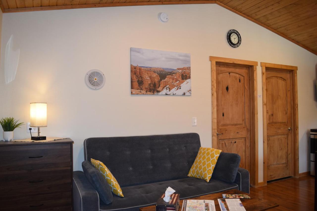 Log Cottages At Bryce Canyon #2 キャノンビル エクステリア 写真